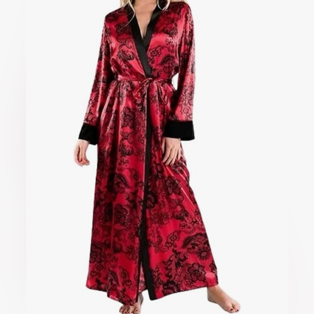 In Bloom by Jonquil  Elegant Red and Black Floral Women's Robe